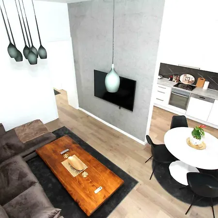 Old Town Luxury Apartment