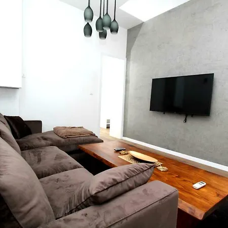 Old Town Luxury Apartment *